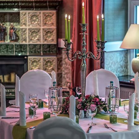 Landhotel Schwarzer Adler Suelzetal Бизнес фото
