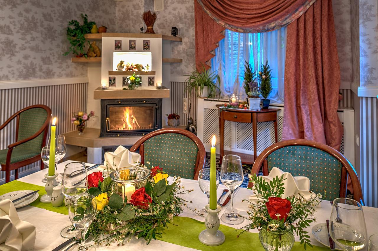 Landhotel Schwarzer Adler Suelzetal Экстерьер фото