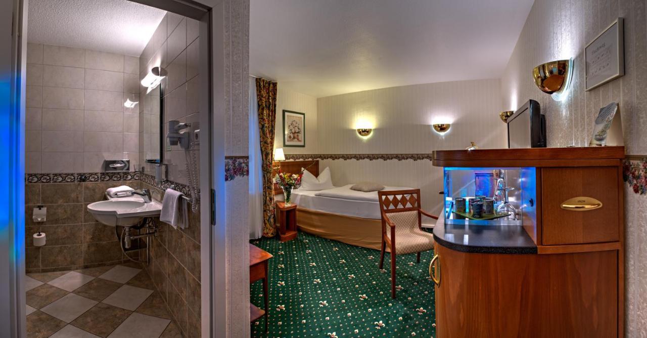 Landhotel Schwarzer Adler Suelzetal Экстерьер фото